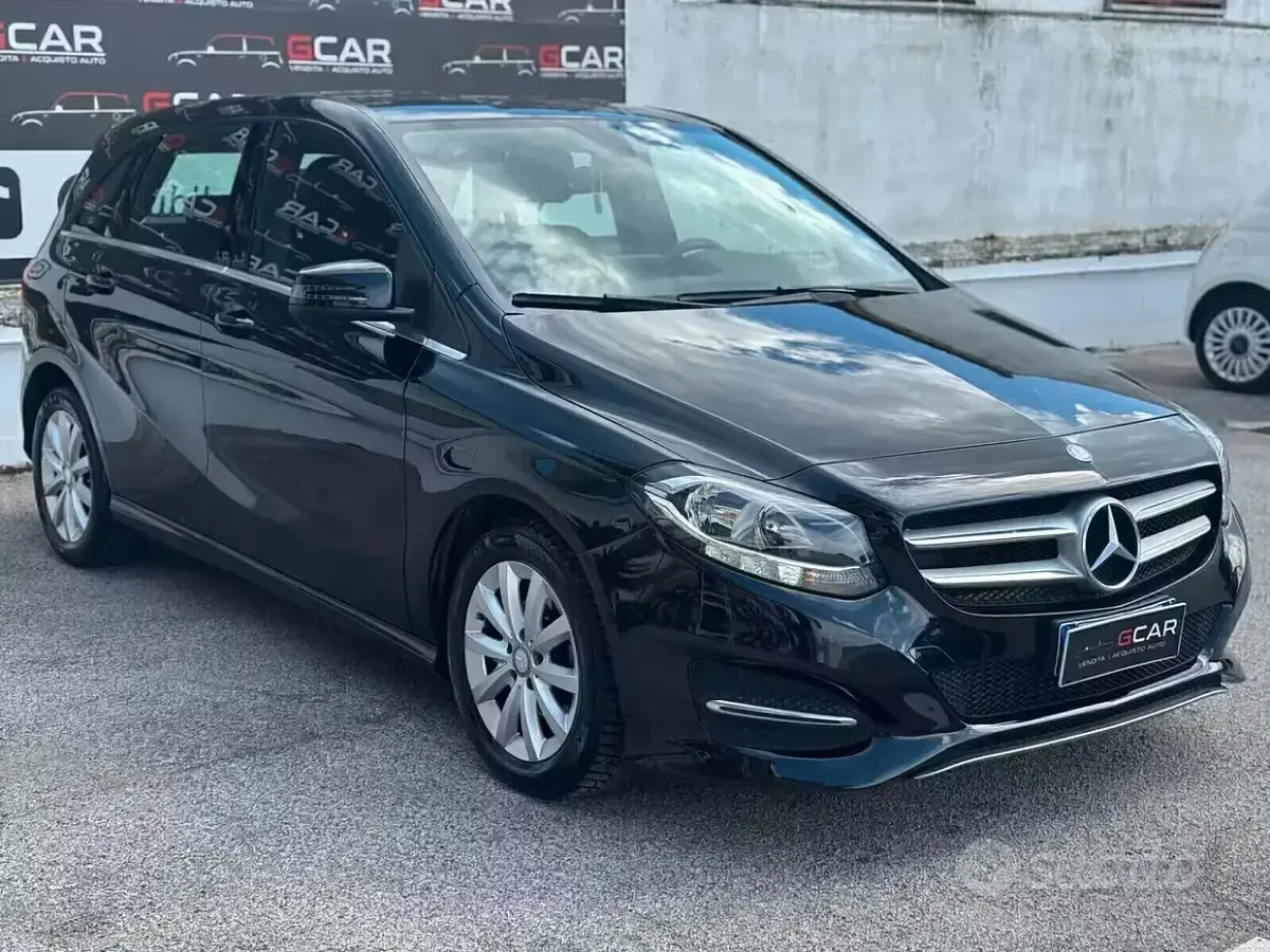 Begagnad Mercedes B160 Premium 90 HK (66 kW) 2016 Svart Minibuss