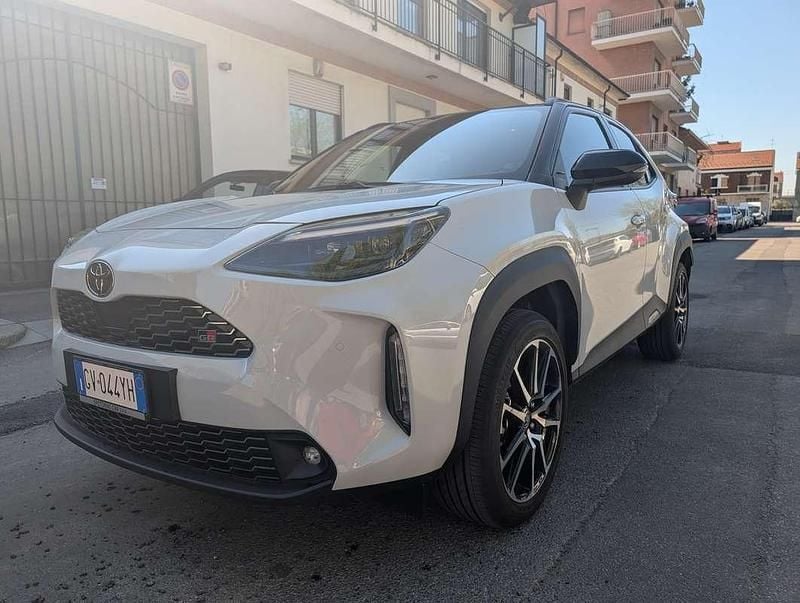 Usata Toyota Yaris Cross Sport 92 CV (67 kW) 2024 Argento SUV