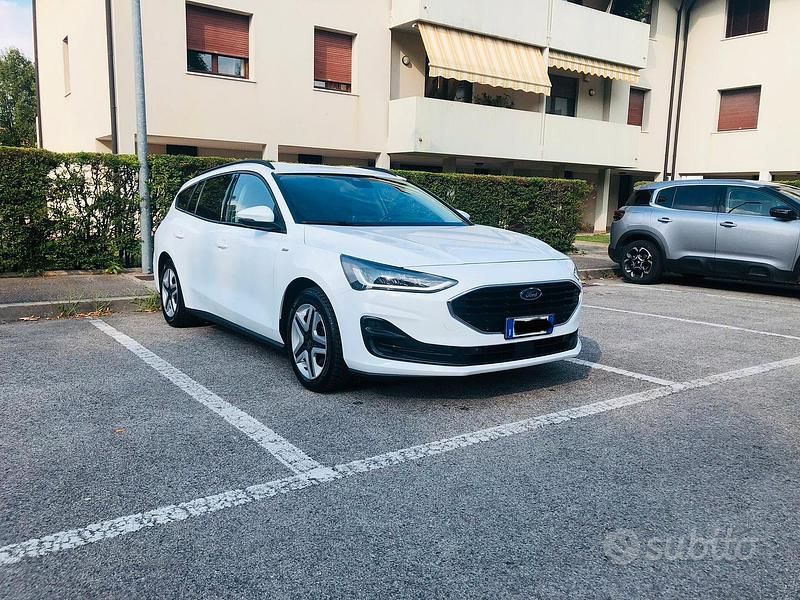 Usata Ford Focus 120 CV (88 kW) 2022 Bianco Station wagon