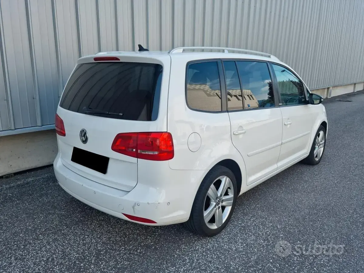 Usata VW Touran Highline 140 CV (102 kW) 2012 Bianco Monovolume