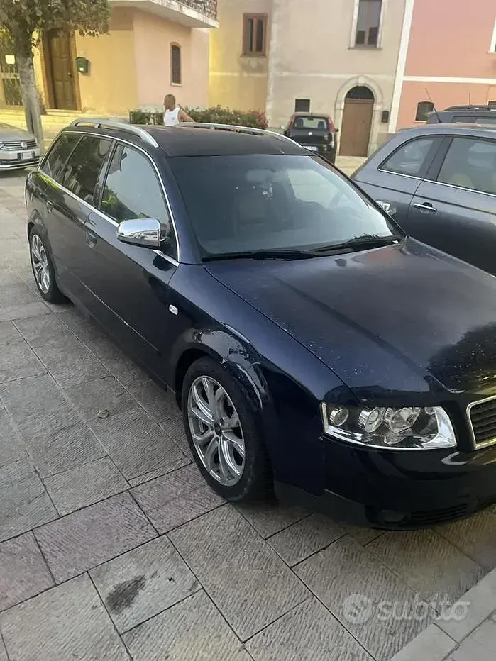 Usata Audi A4 130 CV (95 kW) 2005 Bluazzurro Berlina