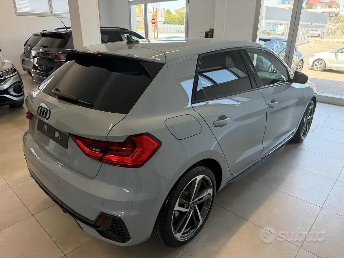Nuova Audi A1 116 CV (85 kW) 2026 Grigio SUV