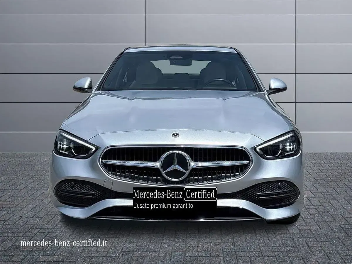 Usata Mercedes C220 200 CV (147 kW) 2022 Argento metallizzato Berlina