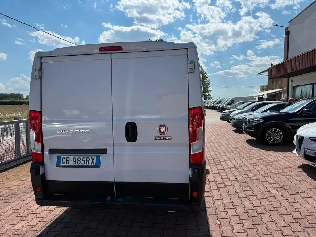 Usata Fiat Ducato 140 CV (102 kW) 2023 Bianco Furgone