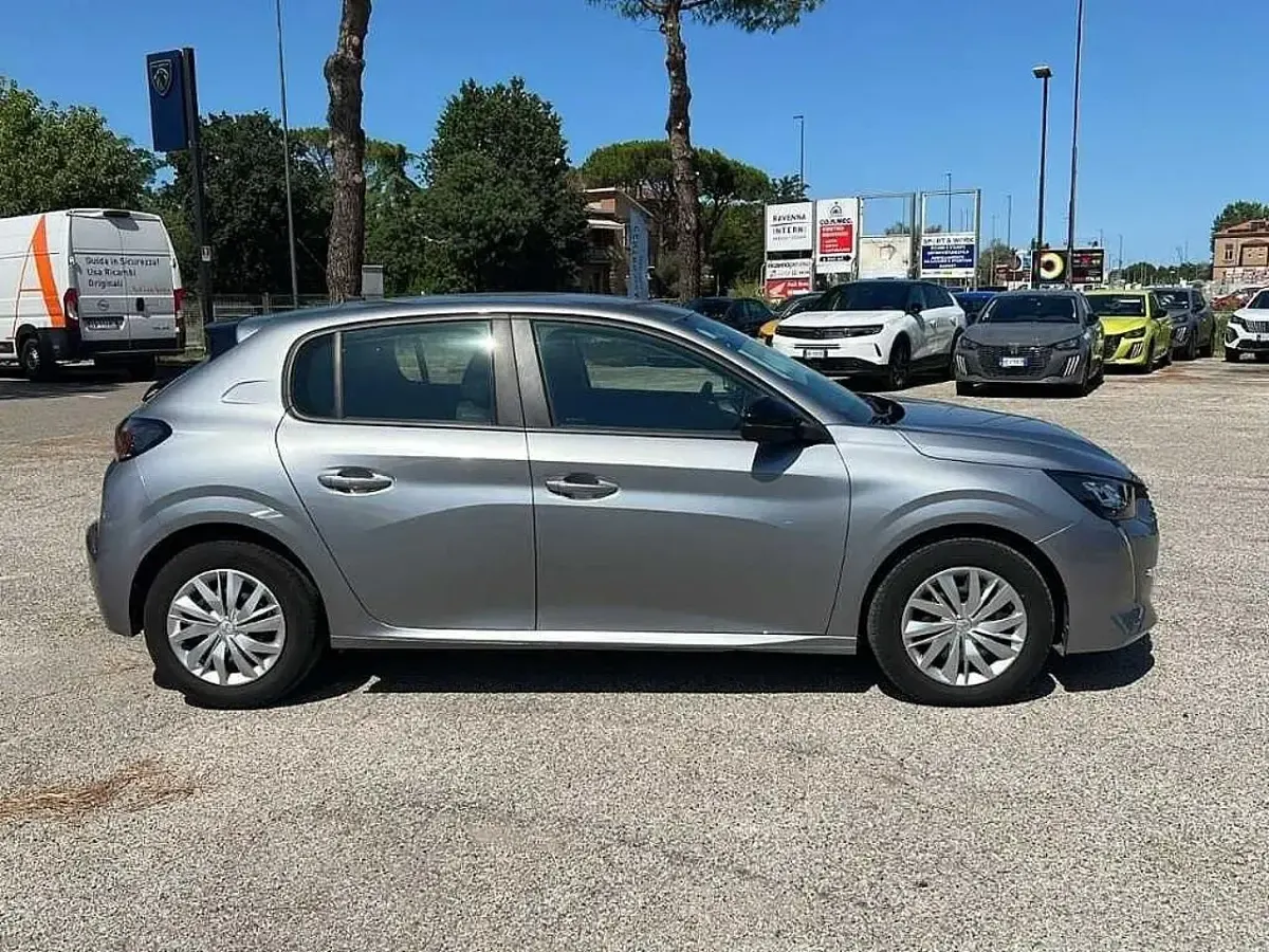 Usata Peugeot 208 Active 75 CV (55 kW) 2023 Grigio artense Utilitaria