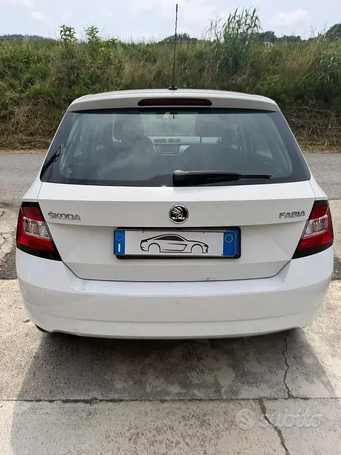 Usata Skoda Fabia Ambition 75 CV (55 kW) 2016 Bianco Berlina