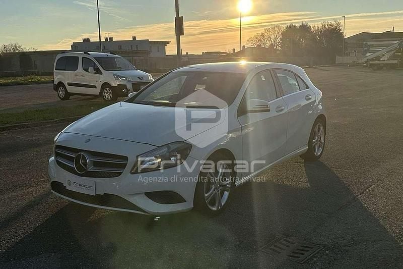 Bianco Usata 2013 Mercedes A180 Executive Due volumi | 6300 € (Ottimo prezzo) - Immagine 1/4