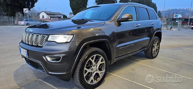 Usata Jeep Grand Cherokee Overland 250 CV (183 kW) 2019 Grigio SUV