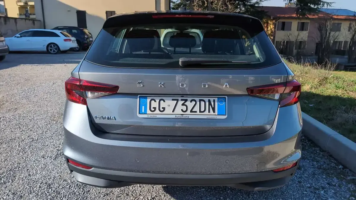 Usata Skoda Fabia Ambition 95 CV (69 kW) 2022 Grigio Utilitaria