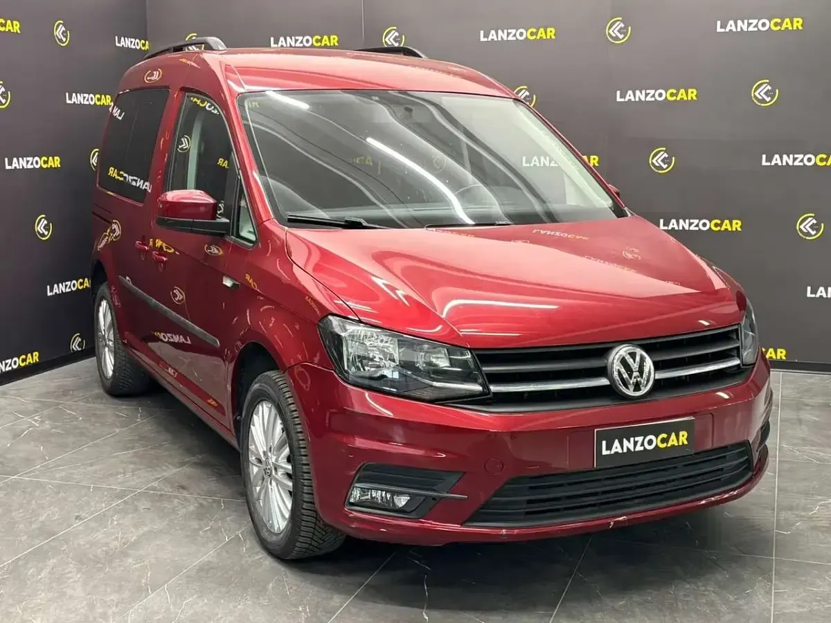 Usata VW Caddy Highline 102 CV (75 kW) 2020 Rosso Monovolume