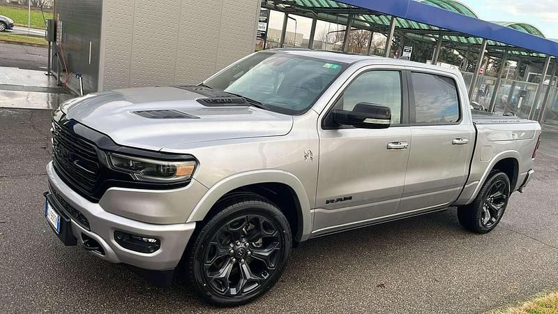 Usata 2019 Mercedes R500 Monovolume | 59.000 € - Immagine 1/4