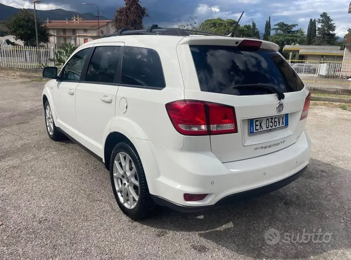 Usata Fiat Freemont 170 CV (125 kW) 2011 Bianco SUV