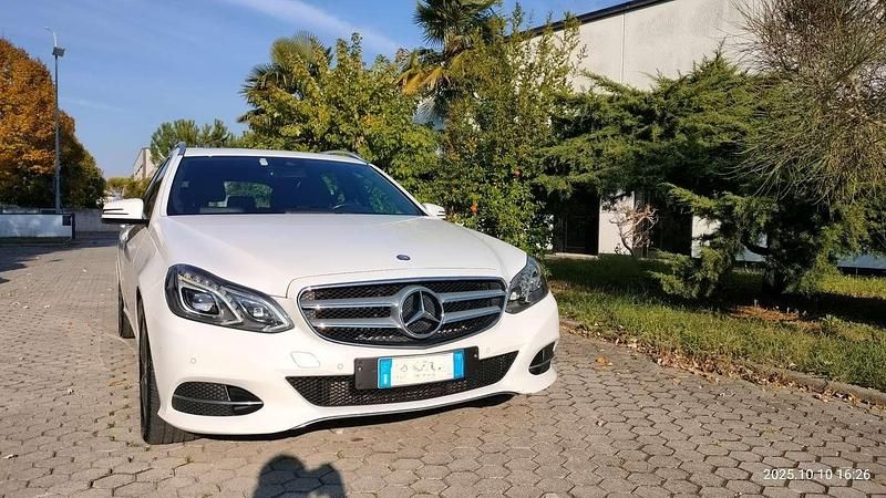 Usata Mercedes E220 170 CV (125 kW) 2014 Bianco Station wagon