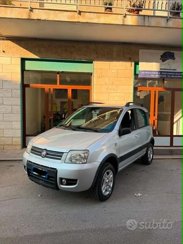 Usata Fiat Panda 4x4 Climbing 69 CV (50 kW) 2009 Utilitaria