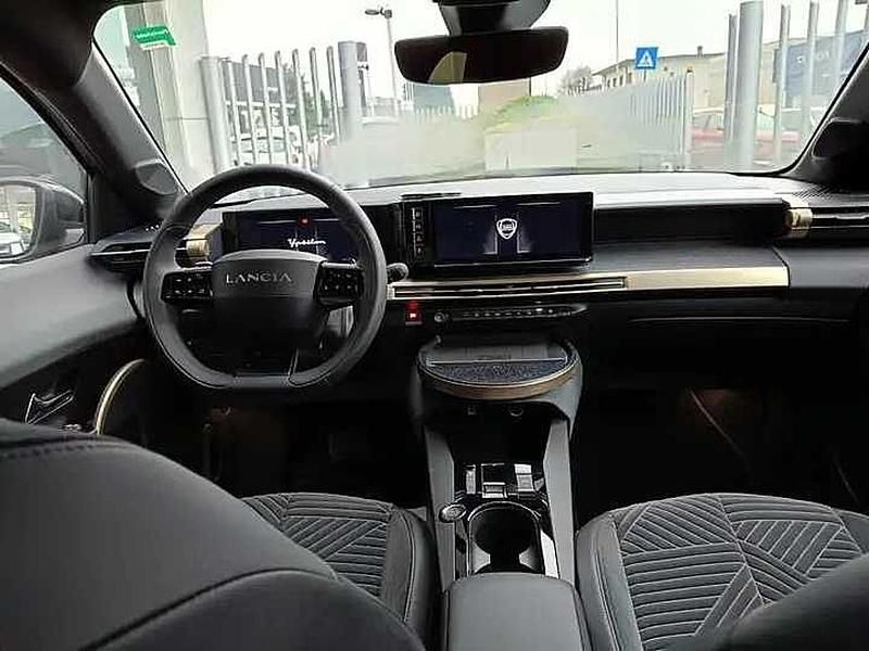 Usata Lancia Ypsilon 101 CV (74 kW) 2025 Grigio Utilitaria