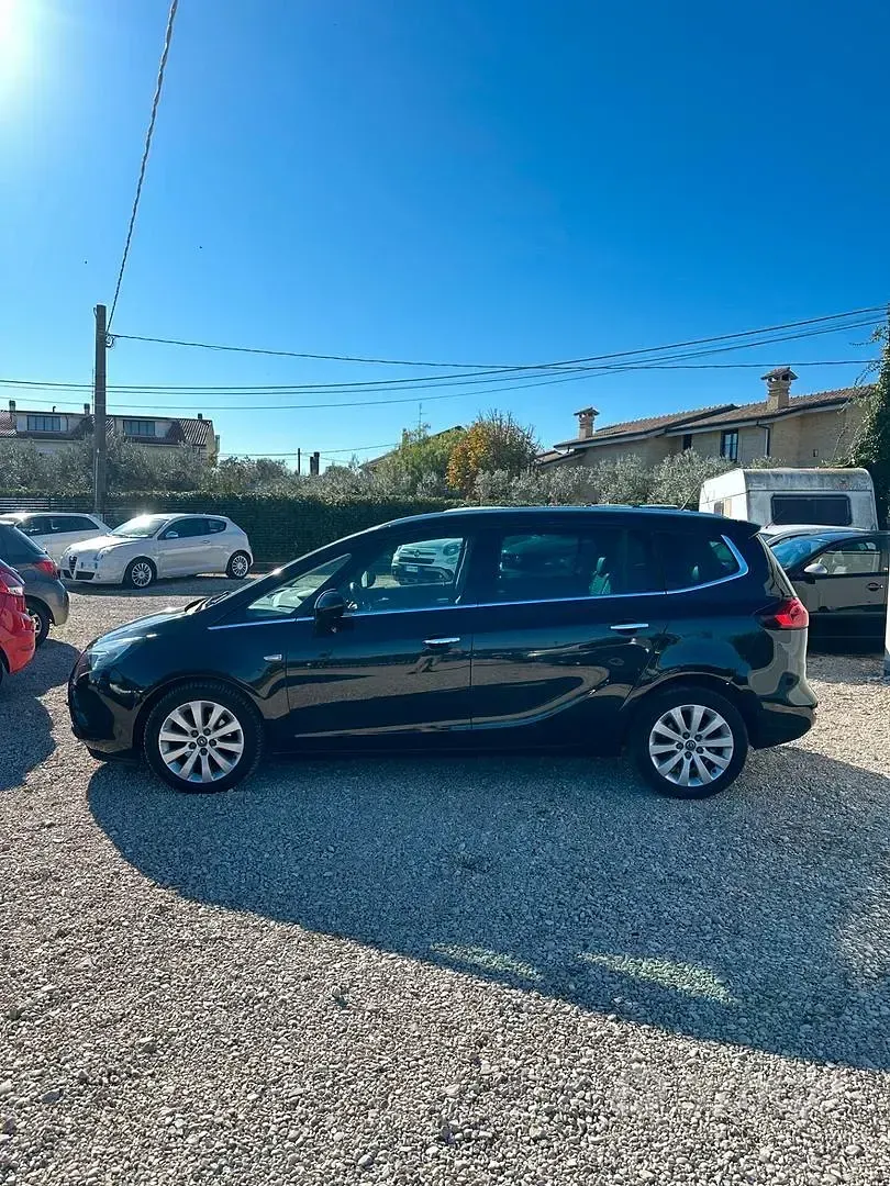 Usata Opel Zafira Tourer Cosmo 150 CV (110 kW) 2013 Nero Monovolume