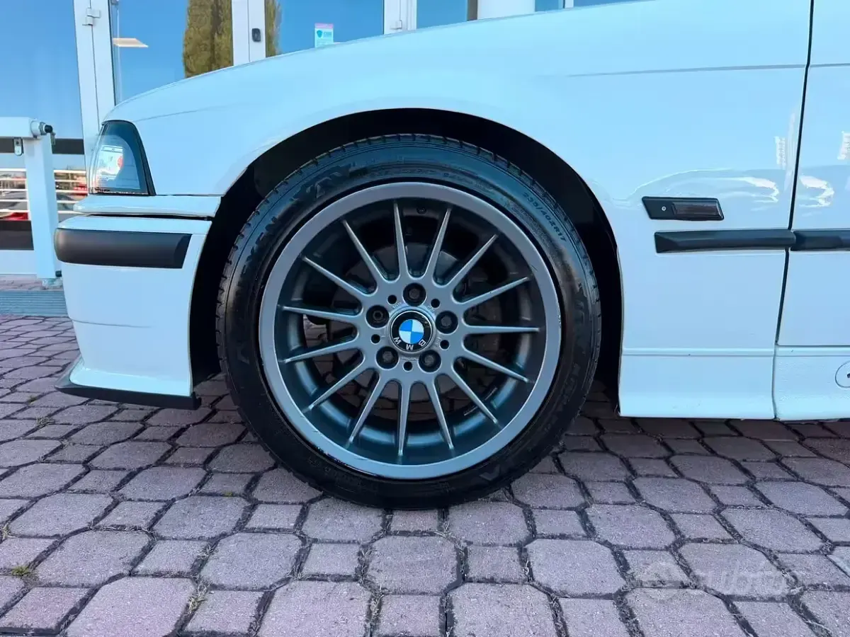 Usata BMW 320 Sport Line 150 CV (110 kW) 1991 Bianco Berlina