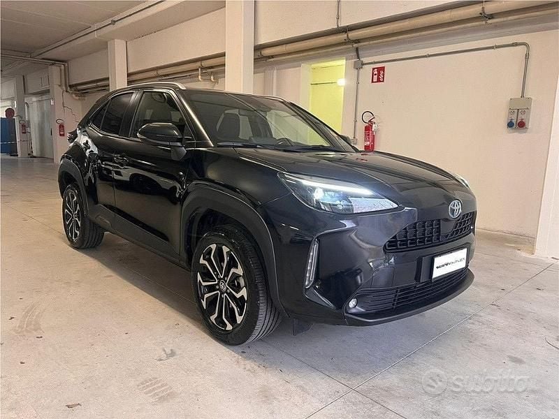 Usata Toyota Yaris Trend 92 CV (67 kW) 2022 Nero Utilitaria