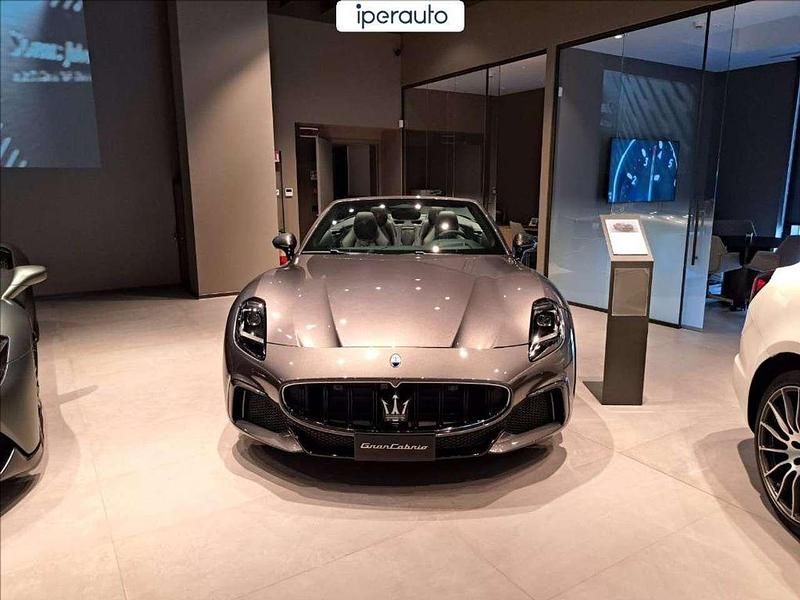 Usata Maserati GranCabrio 549 CV (403 kW) 2025 Grigio Cabrio