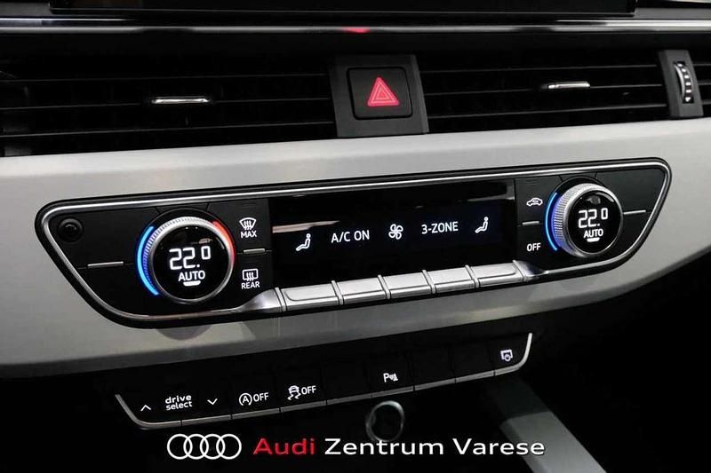 Usata Audi A4 S-Line 204 CV (150 kW) 2023 Blu metallizzato Station wagon