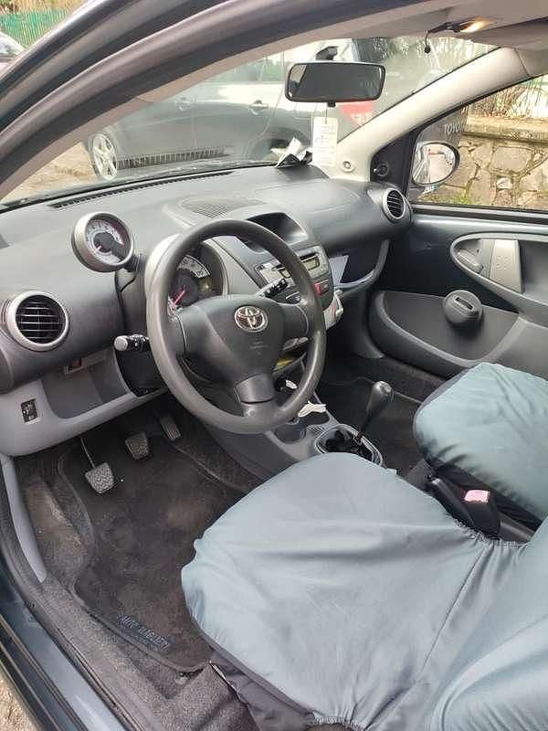 Usata Toyota Aygo 68 CV (50 kW) 2005 Nero Utilitaria