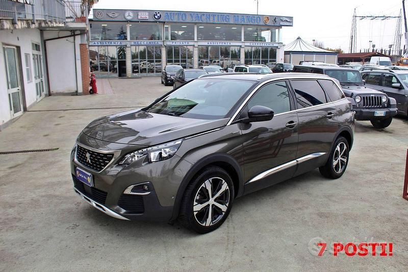 Verde Usata 2019 Peugeot 5008 GT-line SUV | 18.900 € (Cara) - Immagine 1/4