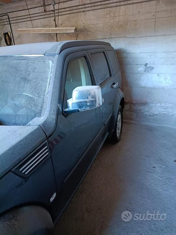 Usata Dodge Nitro SXT 177 CV (130 kW) 2008 Nero SUV