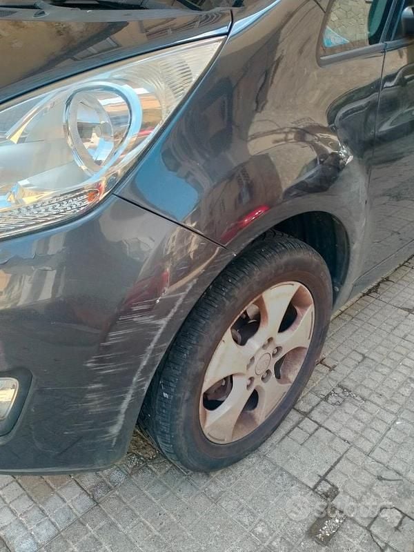 Usata Kia Venga 90 CV (66 kW) 2014 Grigio Utilitaria