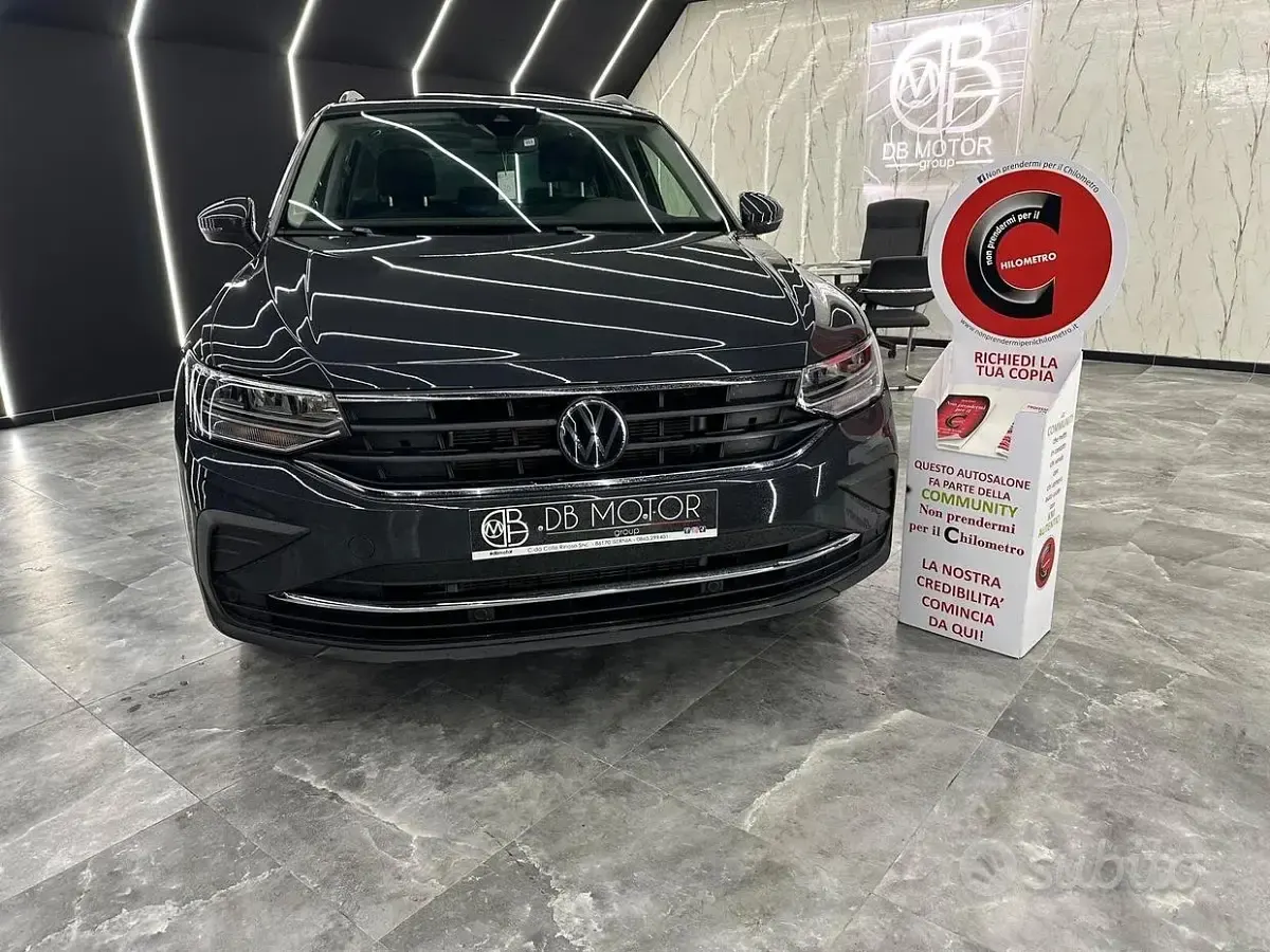 Usata VW Tiguan Elegance 150 CV (110 kW) 2023 Grigio SUV