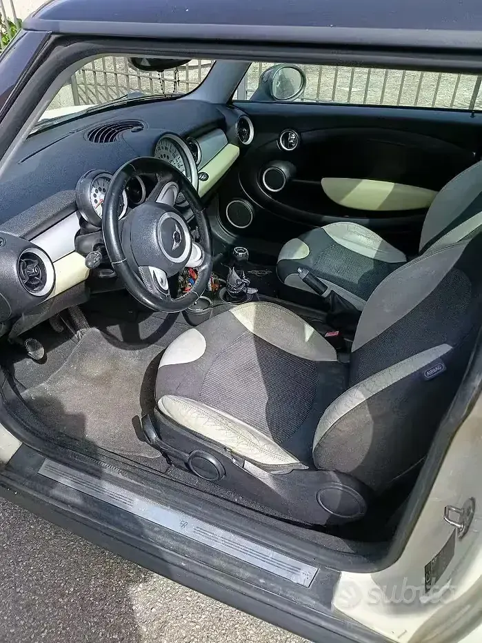 Usata Mini Cooper 109 CV (80 kW) 2009 Utilitaria