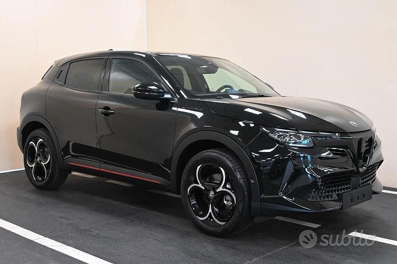 Nuova Alfa Romeo Junior 136 CV (100 kW) 2025 Nero SUV