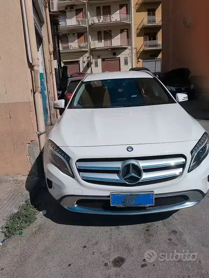 Usata Mercedes GLA200 156 CV (114 kW) 2015 Bianco SUV