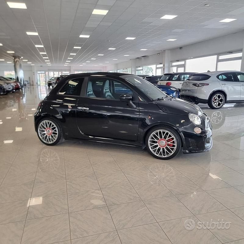 Usata Abarth 595C Turismo 160 CV (117 kW) 2016 Nero Cabrio