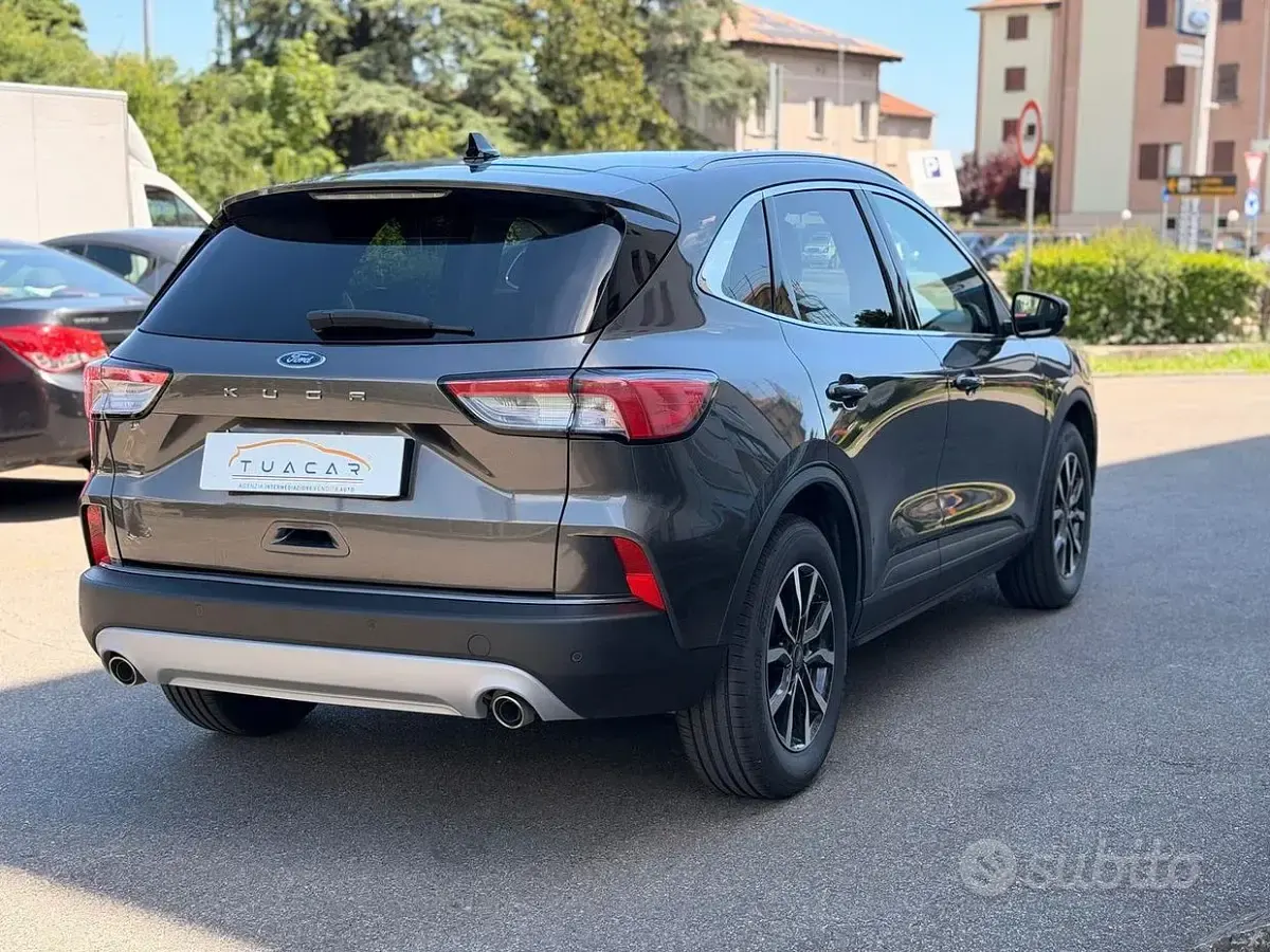 Usata Ford Kuga ST-Line X 120 CV (88 kW) 2020 Grigio SUV