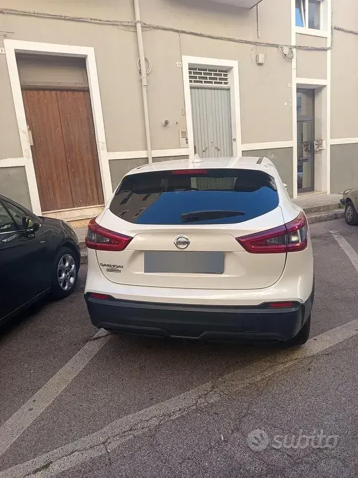 Usata Nissan Qashqai 131 CV (96 kW) 2017 Bianco SUV