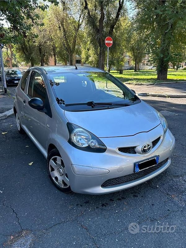Usata Toyota Aygo 68 CV (50 kW) 2008 Grigio Utilitaria