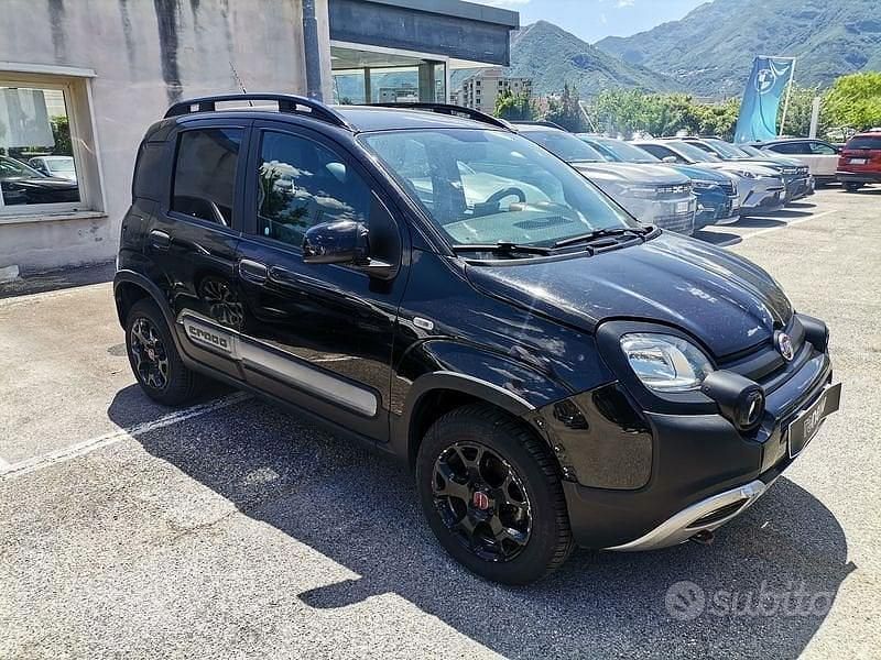 Usado Fiat Panda Cross Cross 95 CV (69 kW) 2016 Negro Utilitario