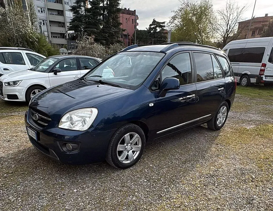 Usata Kia Carens 140 CV (102 kW) 2008 Blu Monovolume