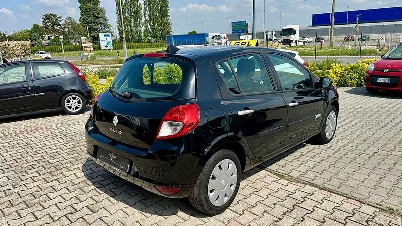 Usata Renault Clio IV Dynamique 75 CV (55 kW) 2012 Nero Berlina
