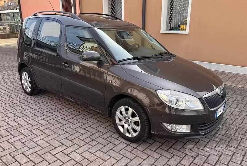 Usata Skoda Roomster 86 CV (63 kW) 2011 Grigio Monovolume