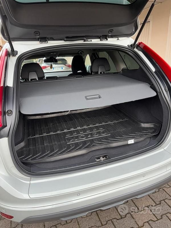 Usata Volvo XC60 150 CV (110 kW) 2016 Bianco SUV