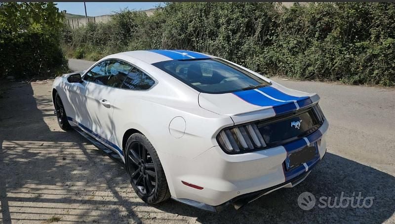 Usata Ford Mustang 310 CV (228 kW) 2018 Bianco Coupé