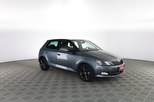 Usata Skoda Fabia Design Edition 95 CV (69 kW) 2018 Grigio quarzo metallizzato con tetto nero tulipa Utilitaria