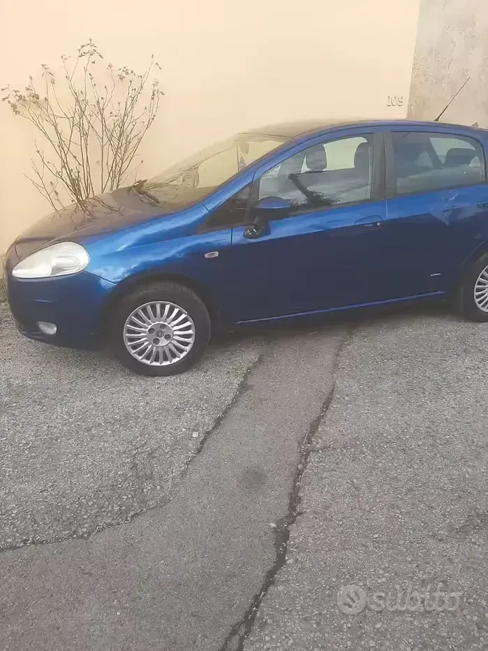 Usado Fiat Punto 65 CV (47 kW) 2009 Azul Utilitario