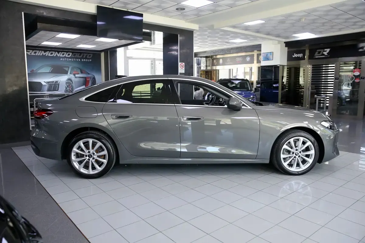 Usata Audi A5 Advanced 204 CV (150 kW) 2025 Grigio chronos Berlina