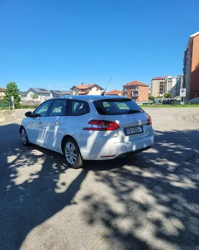 Usata Peugeot 308 SW Business-Line 120 CV (88 kW) 2015 Station wagon