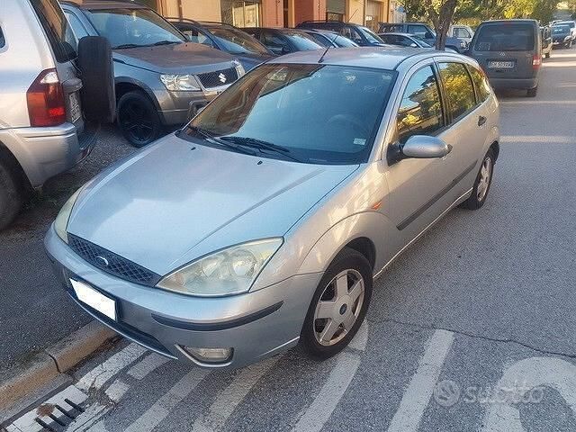 Usata Ford Focus Zetec 101 CV (74 kW) 2004 Grigio Berlina