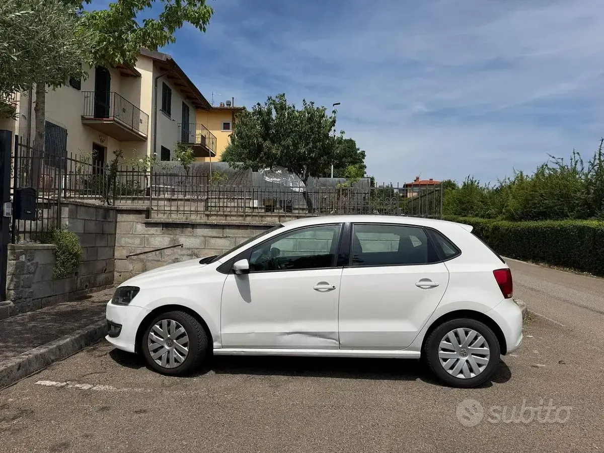 Usata VW Polo Comfortline 75 CV (55 kW) 2011 Bianco Utilitaria