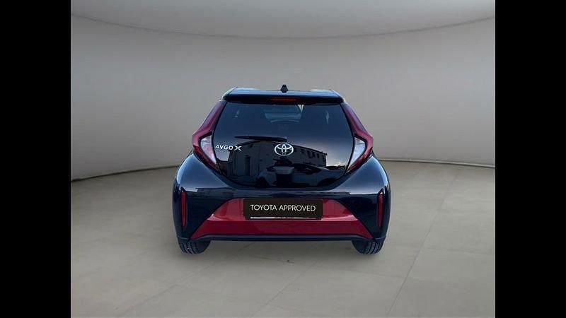 Usata Toyota Aygo X Trend 72 CV (52 kW) 2023 Rosso SUV