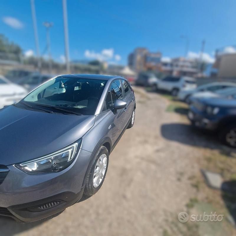Usata Opel Crossland X Innovation 83 CV (61 kW) 2017 Grigio SUV